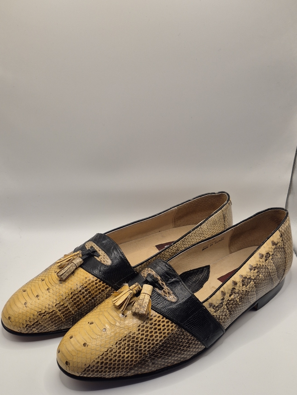 VINTAGE De La Rentis exotic skin tassel loafers